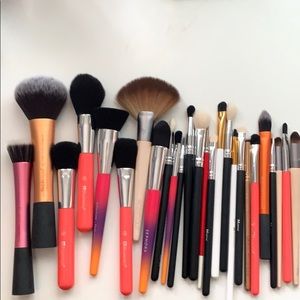 Makeup brushes
